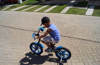 Biciclete copii: cum alegi modelul potrivit pentru siguranță, confort și distracție Alegerea unei biciclete pentru copii