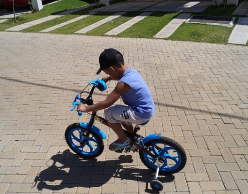 Biciclete copii: cum alegi modelul potrivit pentru siguranță, confort și distracție Alegerea unei biciclete pentru copii